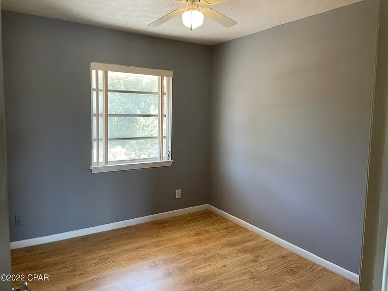 1510 Clay Ave #A — Photo 8
