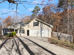 5975 Julian Rd, Gainesville, GA 30506