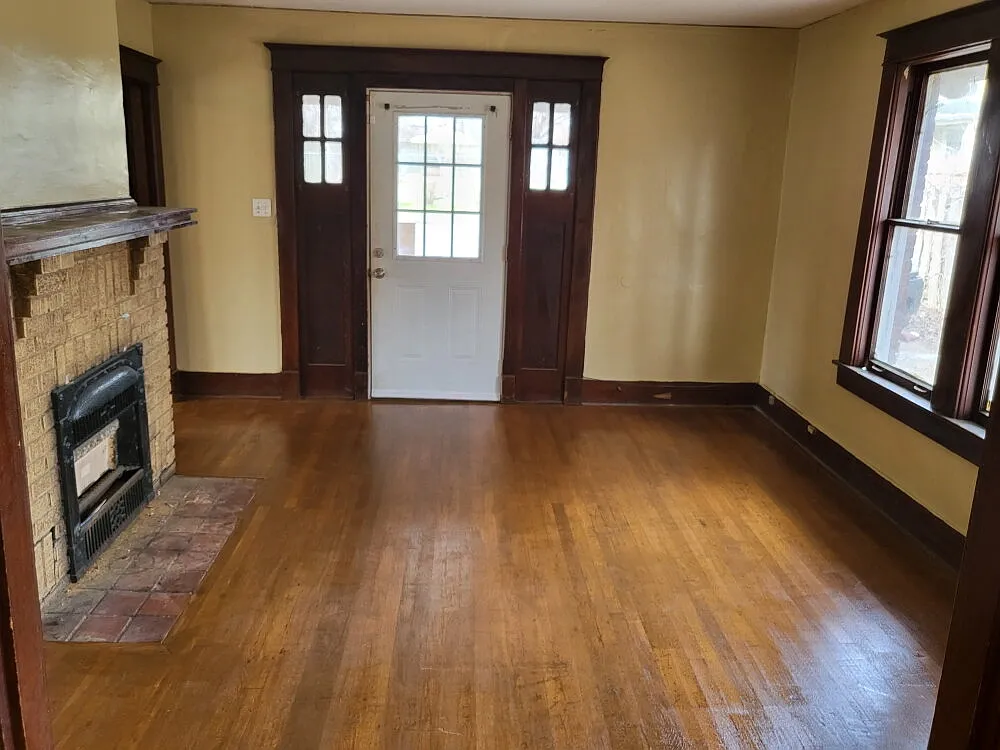 4 bed, 1.5 bath, 1563 sqft, $1,200 — Photo 2