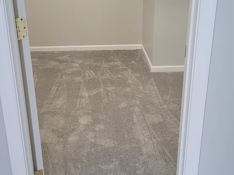 Walk-in closet 1