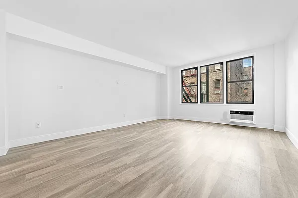 Rented by MNS | media 10