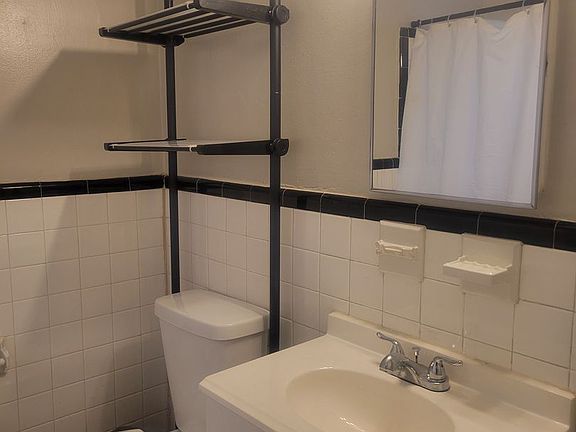 4th image of 2013 E Ocean View Ave APT C