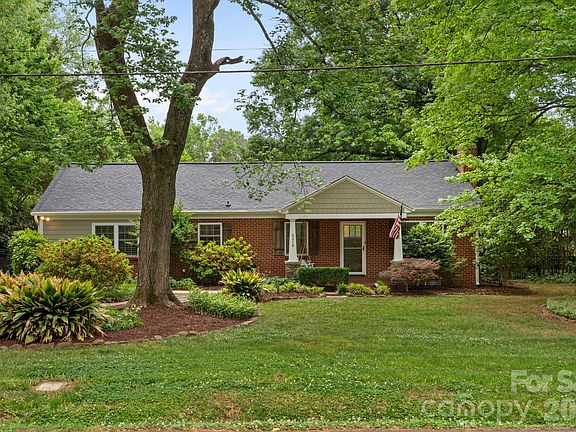 4th image of 4218 Windemere Ln