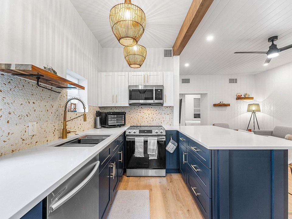 1st image of 709 SW 9th Court
