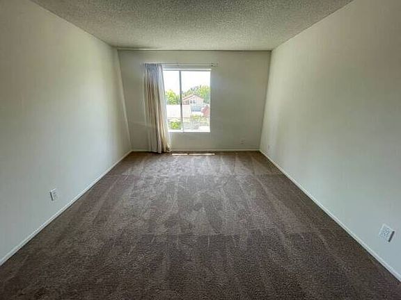3rd image of 141 W Avenida De Los Arboles
