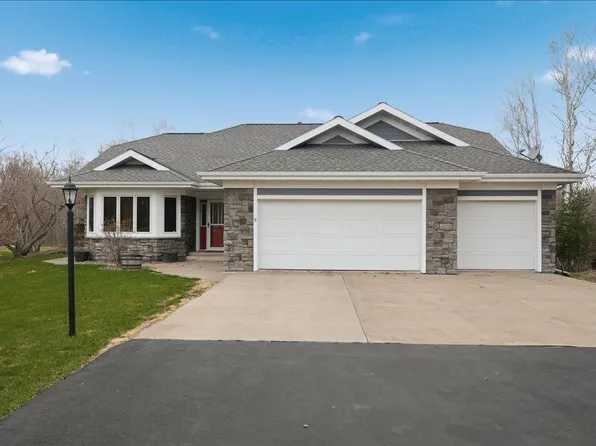 3977 Lavaque Rd, Hermantown, MN 55811