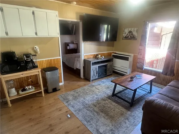 208 E Mountain View Blvd, Big Bear City, CA 92314