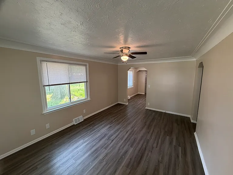 1620 Channing St — Photo 7