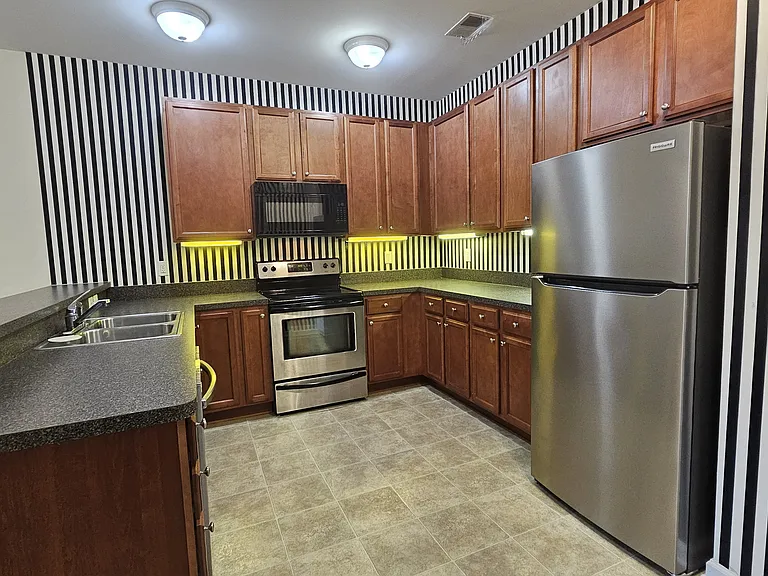 5304 Warminster Dr #203 — Photo 3