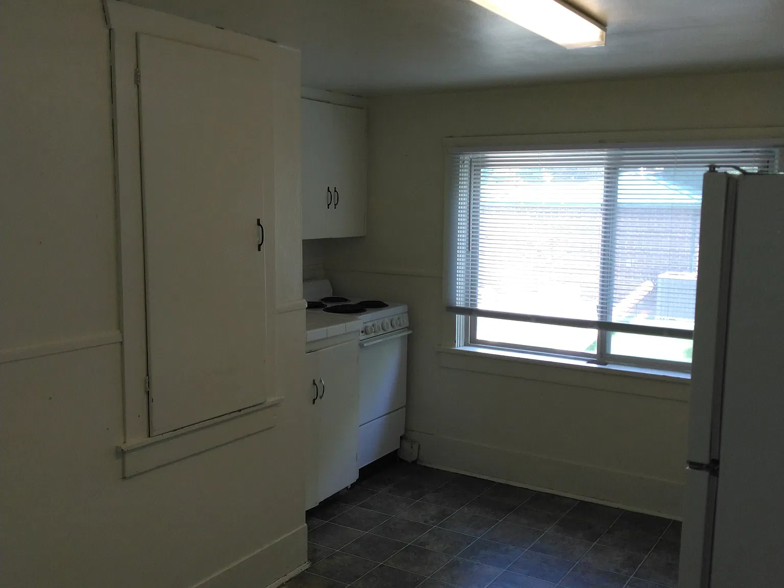 585 E 700 N — Photo 3