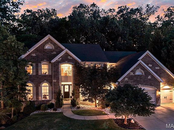 2nd image of 716 Arbor Chase Dr