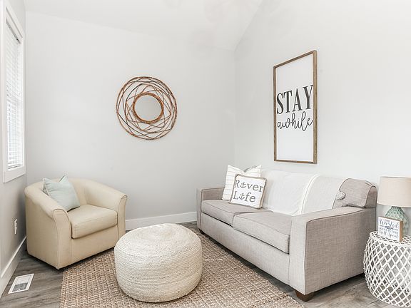 4th image of 226 Leeward Way