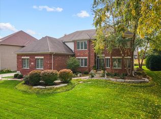 859 Twin Elms Ln, Batavia, IL 60510