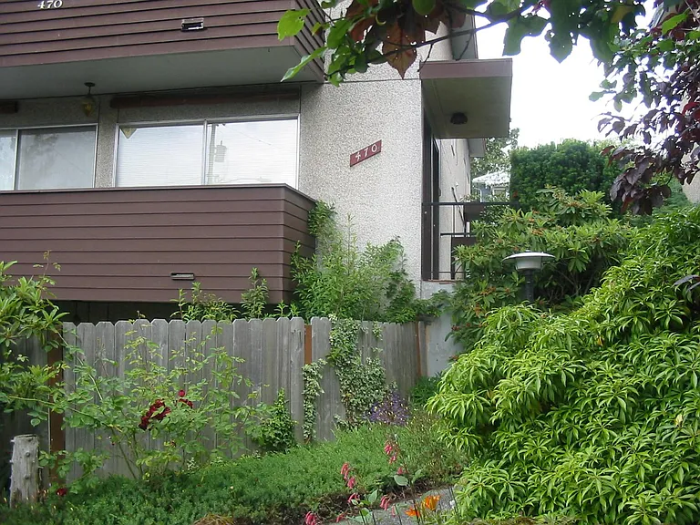 470 NE Maple Leaf Pl #101 — Photo 4