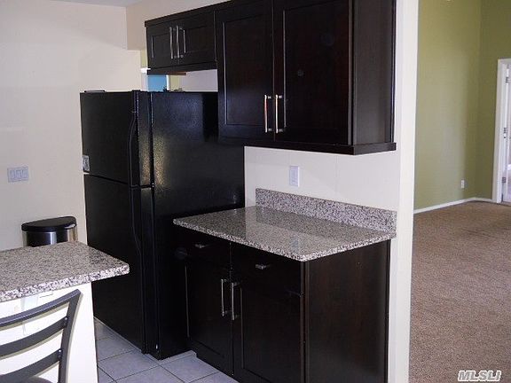 5th image of 20 Lakeview Dr
