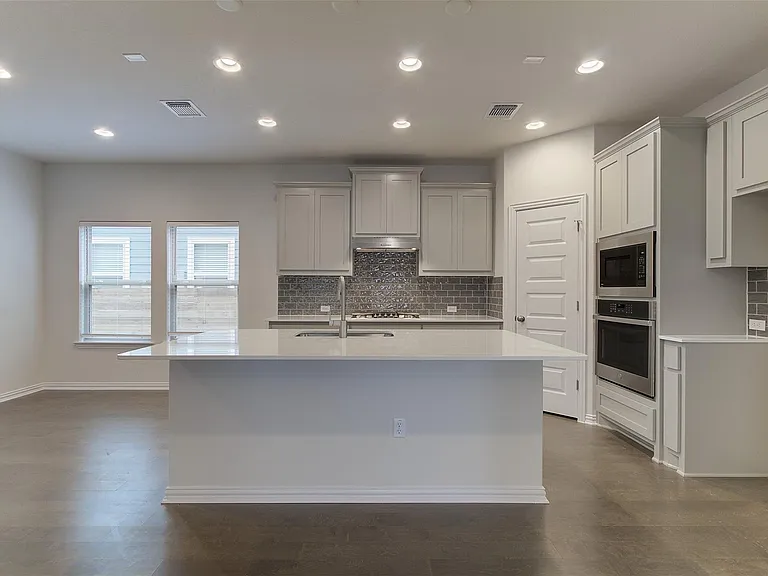 8729 Belknap Rd — Photo 11