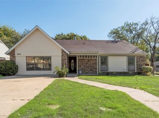 3818 Inwood Ct, Grand Prairie, TX 75052