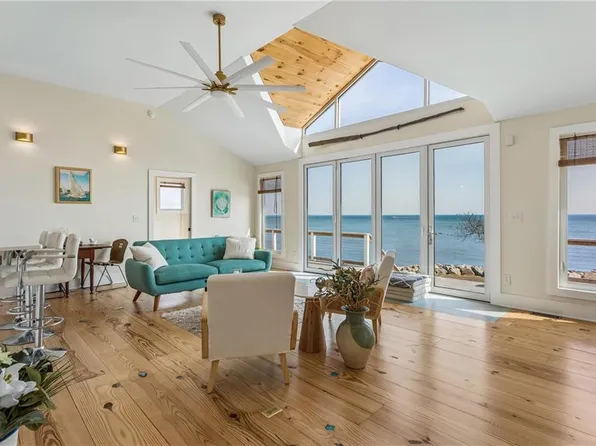 907 Bay Tree Beach Rd, Seaford, VA 23696