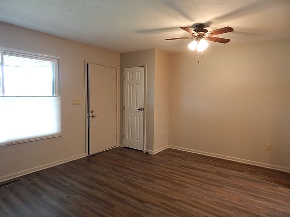 4th image of 916 Weston Ct