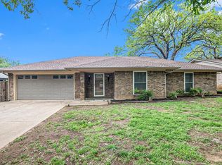 2209 Bainwood Trl, Arlington, TX 76015