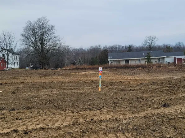 13239 Countryclub Dr, Linden, MI 48451