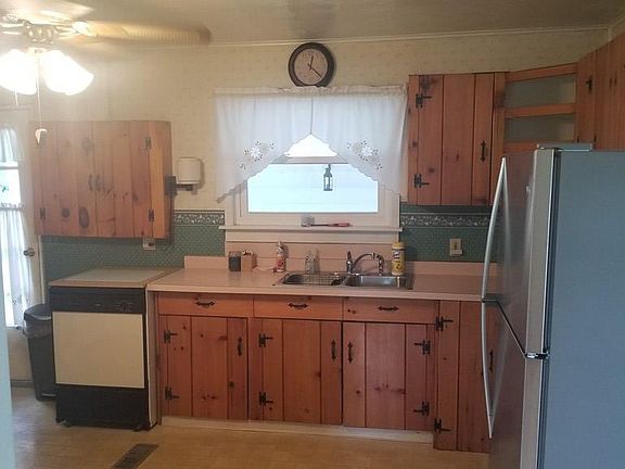 3rd image of 202 Lynhurst Ave