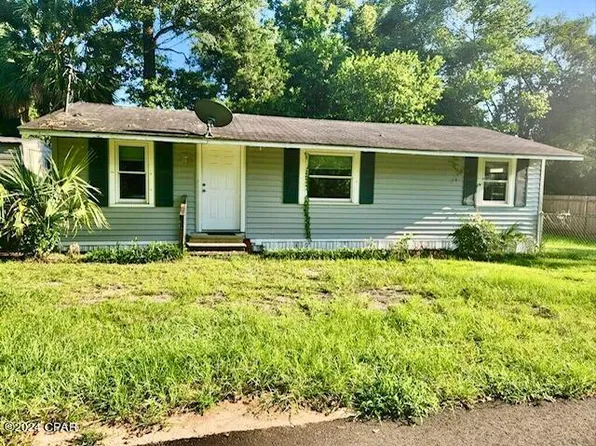 947 11th Ave, Graceville, FL 32440