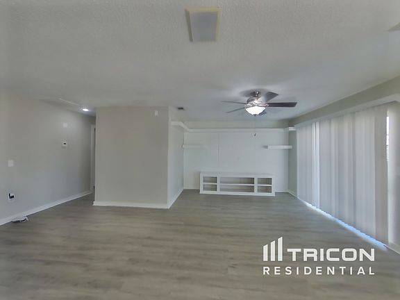 3rd image of 14511 Farm Hills Pl