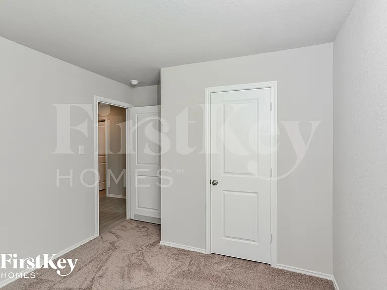 10766 Prusiner Dr — Photo 12