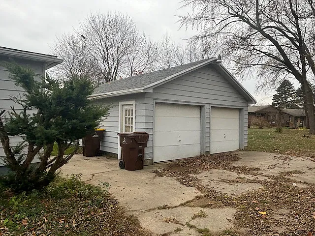 3 bed, 1000 sqft, $2,300 — Photo 2
