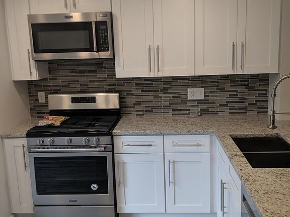 5th image of 264 Kenston Ct #0