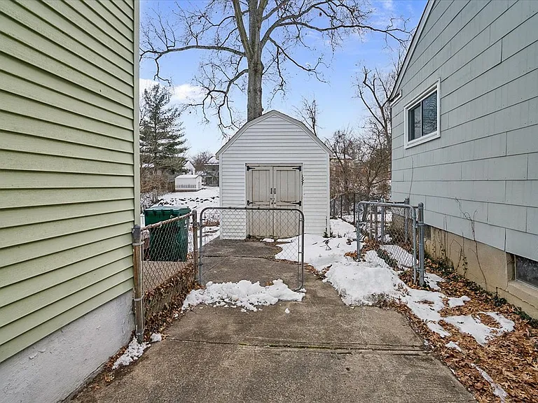 2448 Rainbow Ct — Photo 44