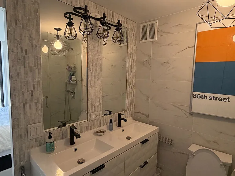 100 E Walton St #15A — Photo 2