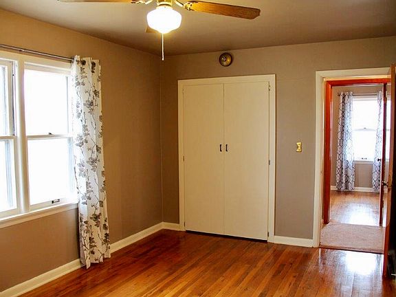5th image of 2820 Wright Ave