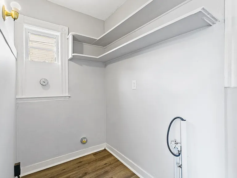 853 Cummins Hwy #1 — Photo 9