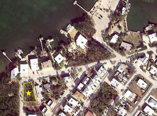 6 Lake Shore Dr, Key Largo, FL 33037