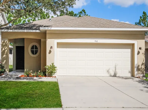 910 Larwood Pine Dr, Ruskin, FL 33570