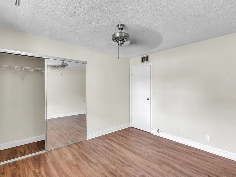 5900 NW 44th St #106 — Photo 13