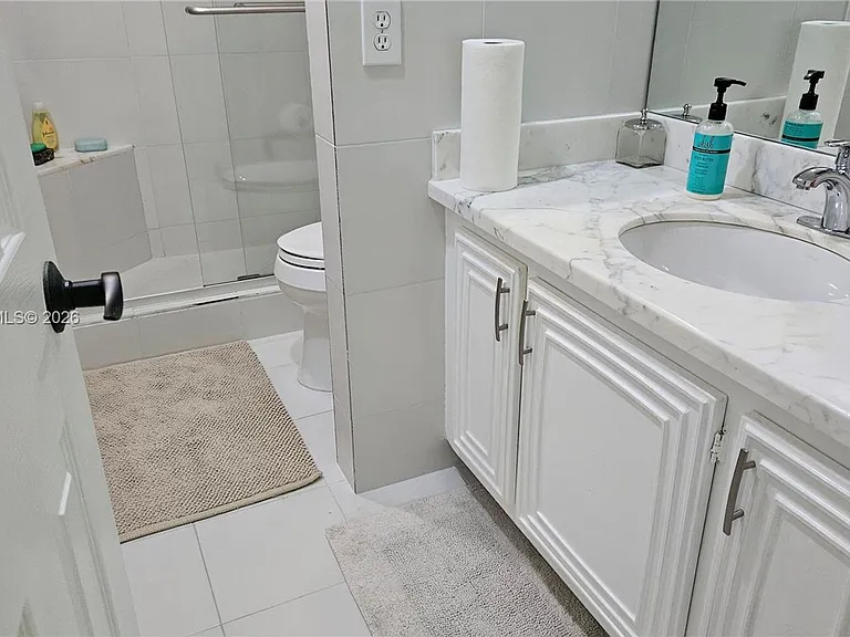 16446 NE 27th Pl #Townhouse 38 — Photo 9
