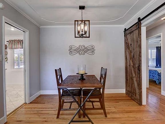 5th image of 8118 Oak Ct