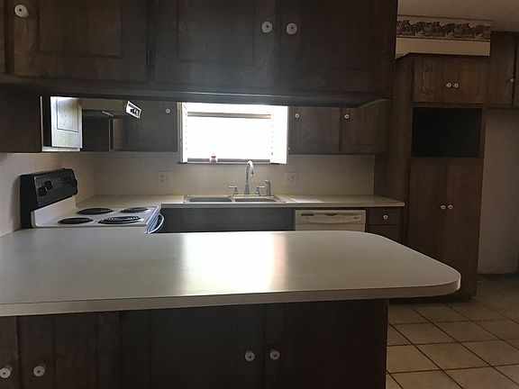 3rd image of 3135 Highland Dr