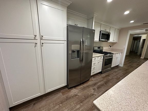 5th image of 12098 Stonegate Ln