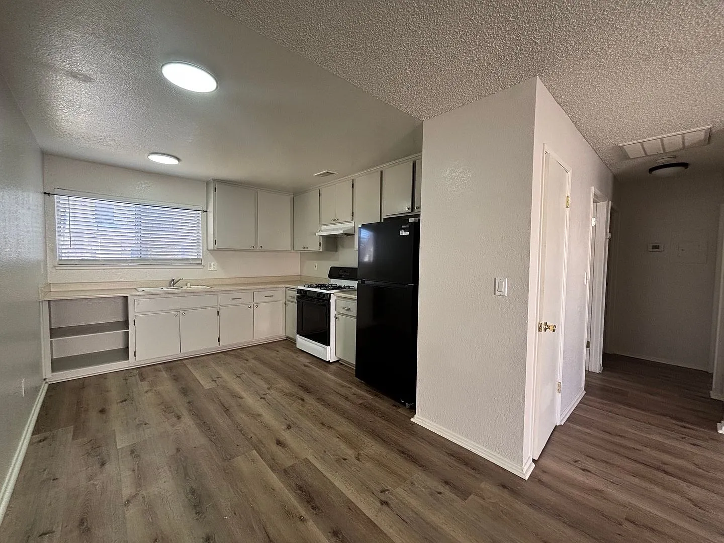 8712 California City Blvd. #1-6 — Photo 4