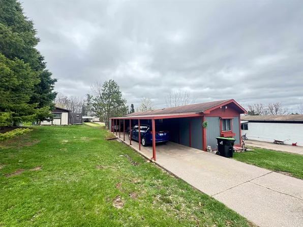 1300 Michigan Ave Trailer 32, Iron Mountain, MI 49801