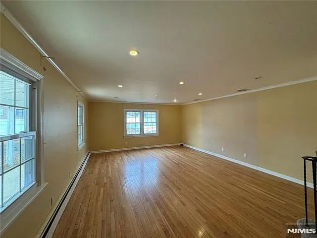 193 W Midland Ave — Photo 4