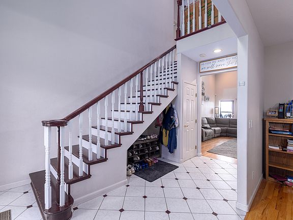 5th image of 8131 Markgraf Ln