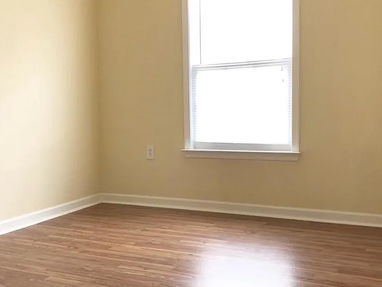 115 Eldon Dr — Photo 5