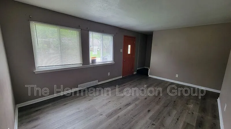 4 bed, 1.5 bath, 1736 sqft, $1,650 — Photo 2