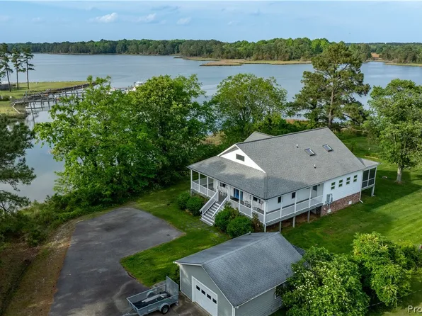 8181 O'Carra Dr, Hayes, VA 23072