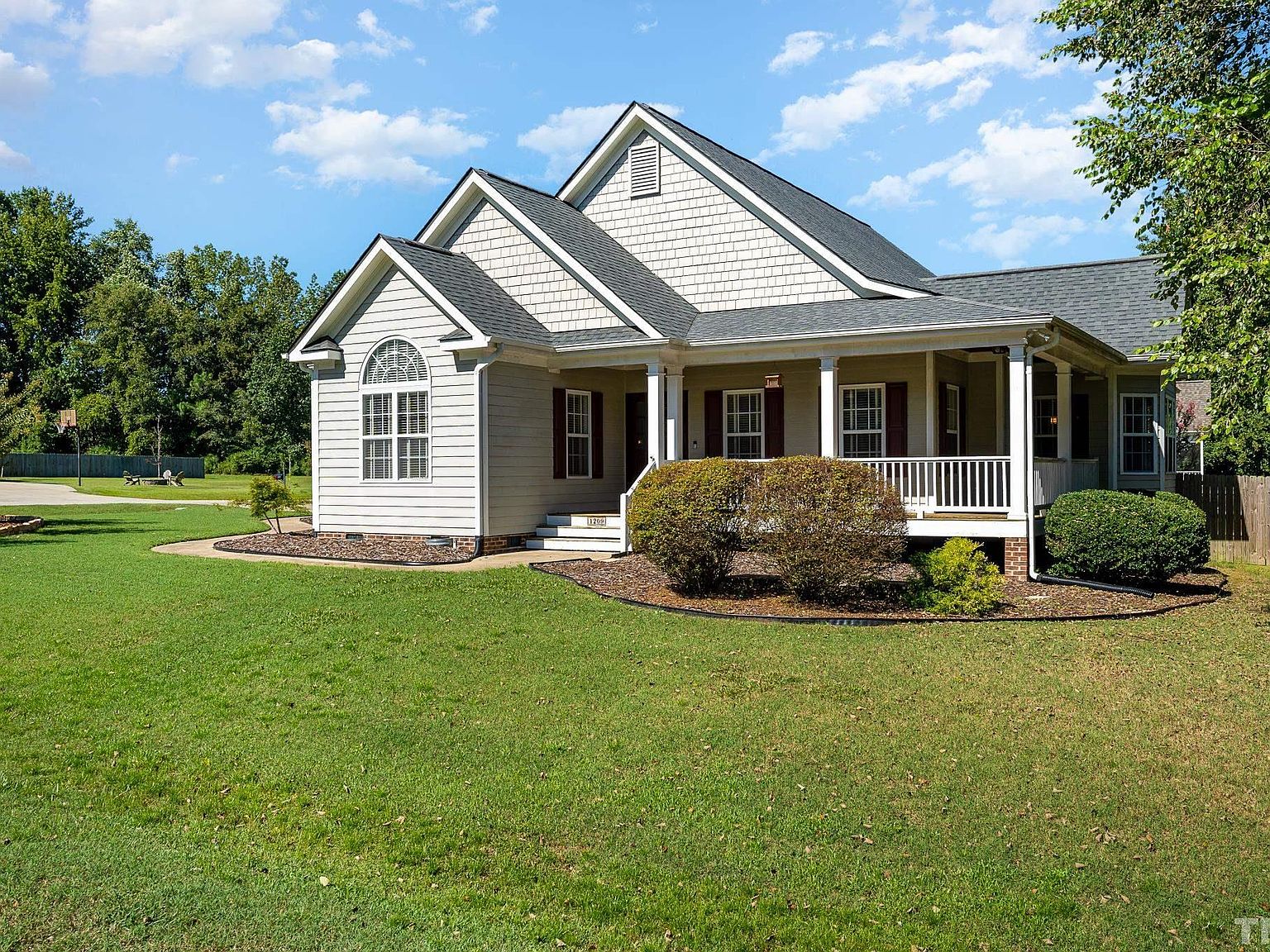 1209 Autumn Grove Ct, Fuquay Varina, NC 27526 MLS 2530655 Zillow